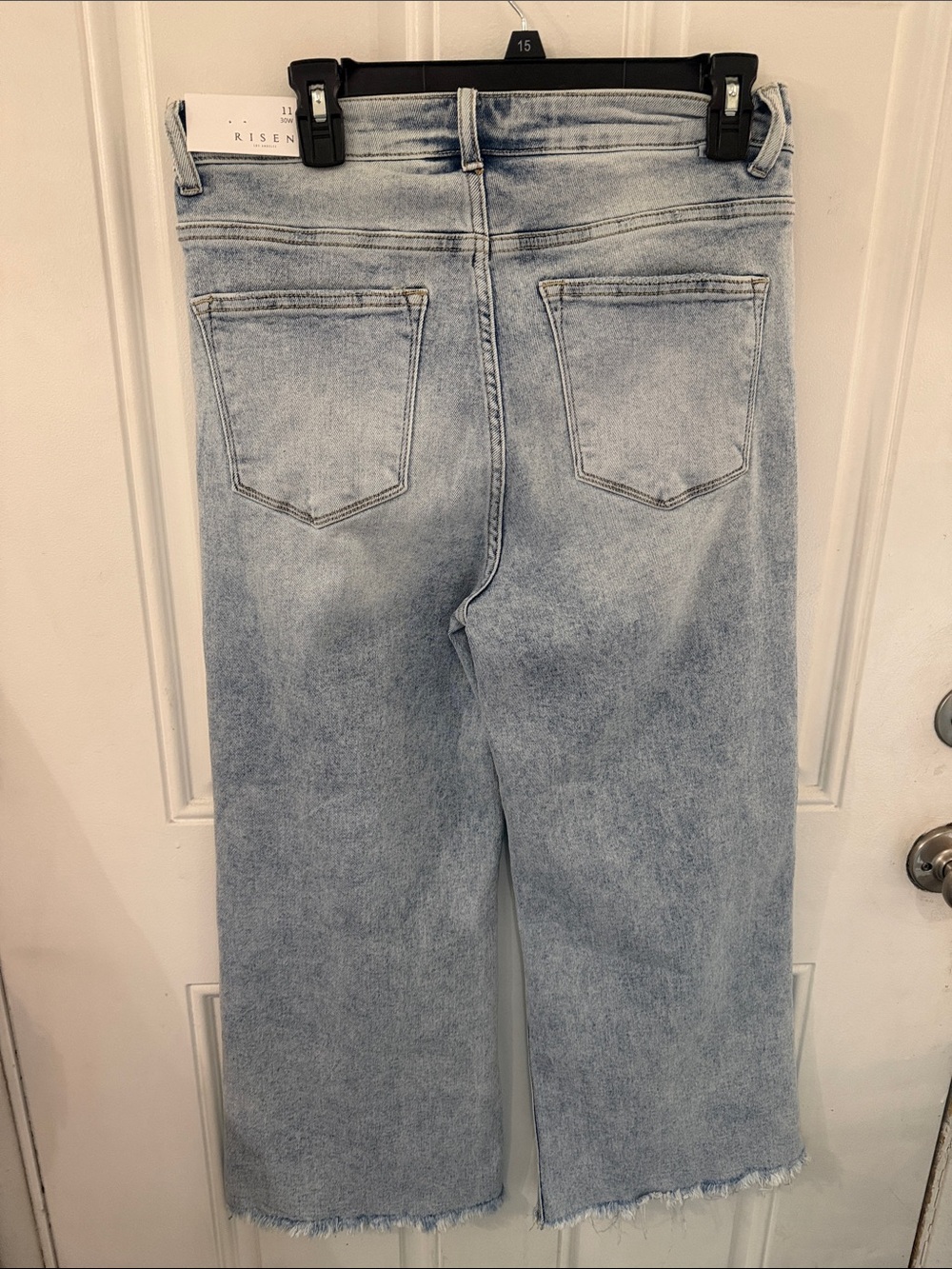 Light Wash Distressed Cropped Wide-Leg Jeans size 11/30 - Picture 2 of 2